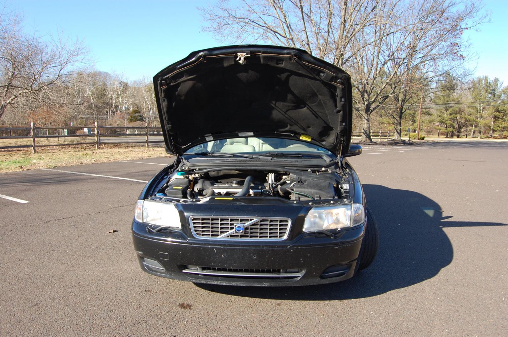 2004 Black /Gray leather Volvo S80 2.5t (YV1TS59H541) with an 2.5 liter turbo 5 cylinder engine, Automatic transmission, located at 6528 Lower York Road, New Hope, PA, 18938, (215) 862-9555, 40.358707, -74.977882 - Here for sale is a freshly traded, well serviced 2004 Volvo S80 2.5T sedan. Under the hood is a good running 2.5 liter turbocharged 5 cylinder which puts power to the front wheels via a smooth shifting automatic transmission. Features include; Gray leather interior, keyless entry system, one maste - Photo#20